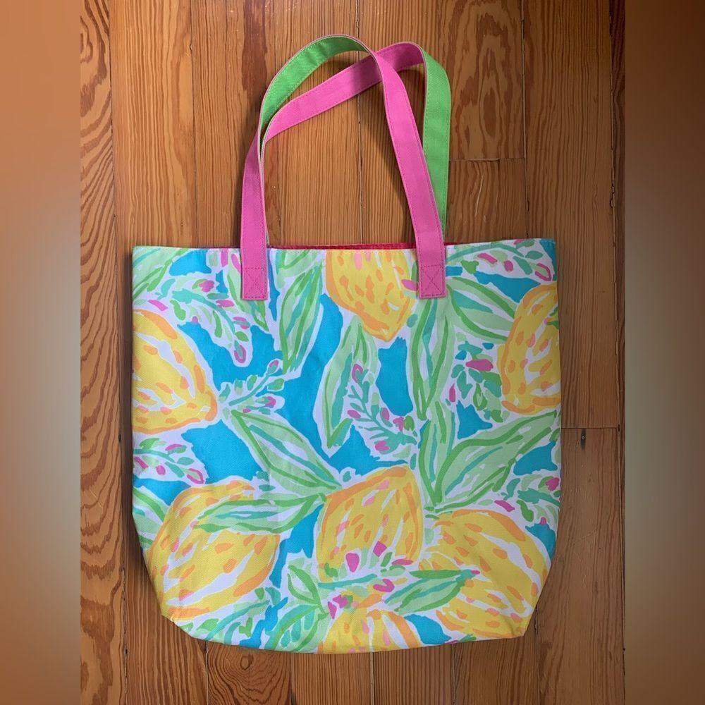 Lilly Pulitzer for Ester Lauder Tote - Picture 5 of 8